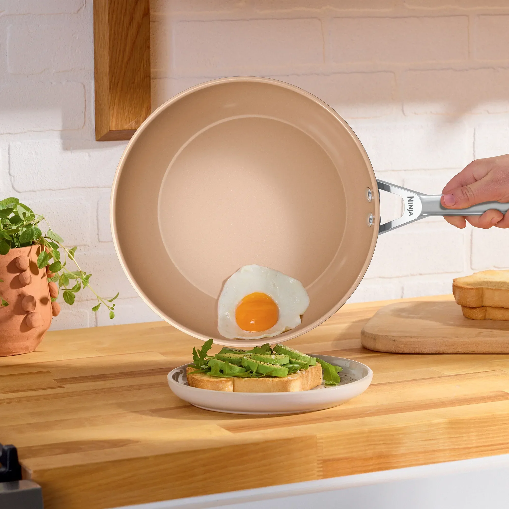Ninja Extended Life™ Premium Ceramic Cookware with CeramicLock™ Coating – Durable Non-Stick, Oven Safe to 285°C