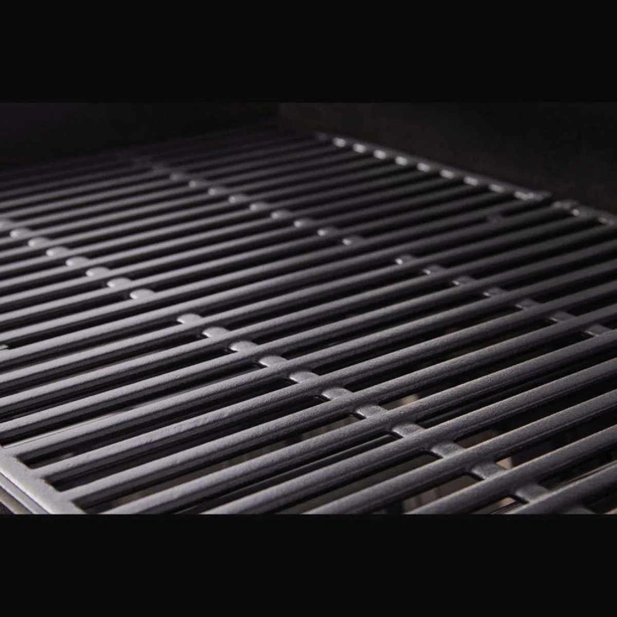 2026 Weber Genesis E-325 3-Burner Propane Grill with Extra-Large Sear Zone, PureBlu Burners & Porcelain-Enamel Grates – Black