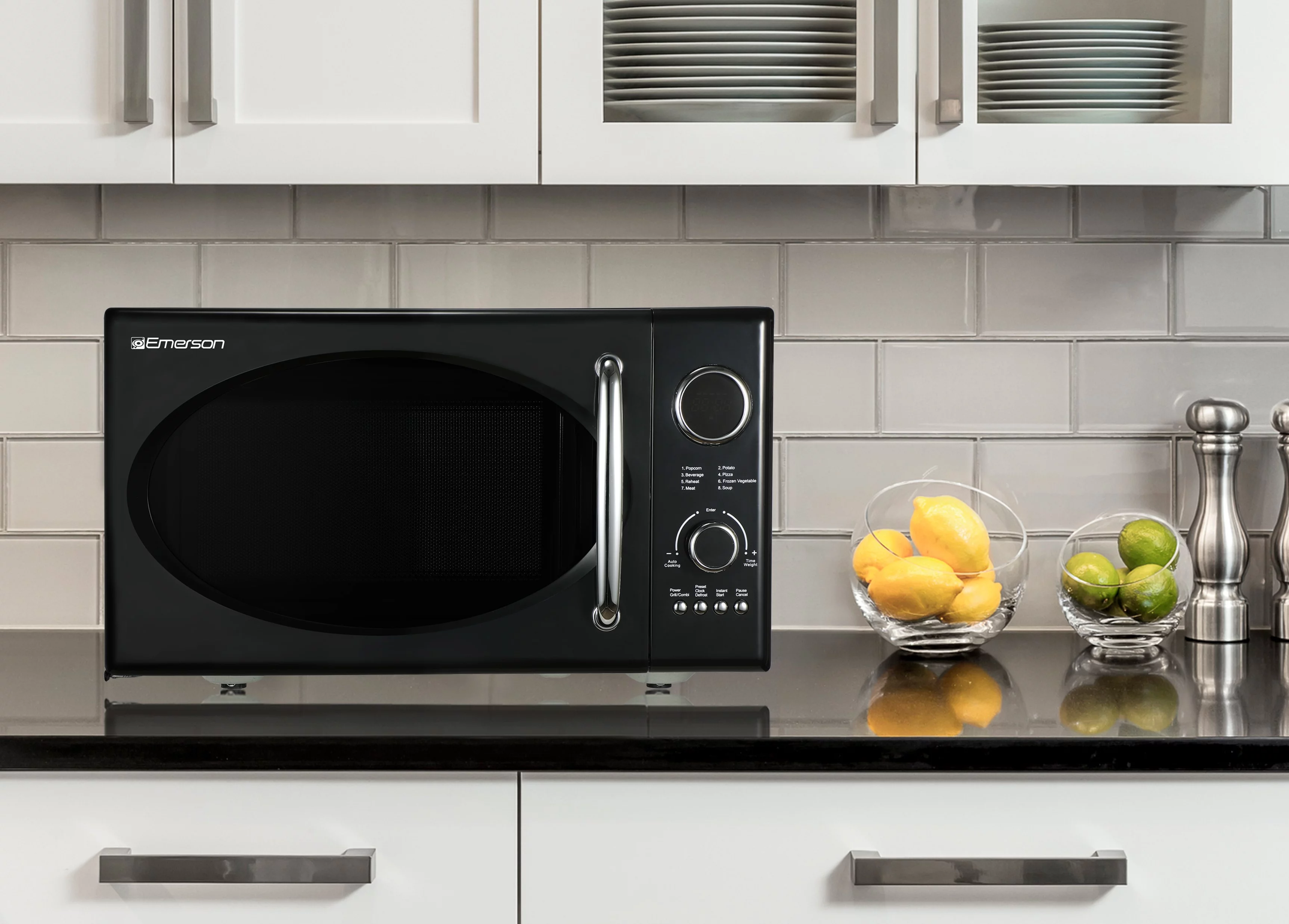 2026 Emerson 0.9 Cu Ft, 800W Retro Black Microwave Oven with Grill, MWRG0901BK