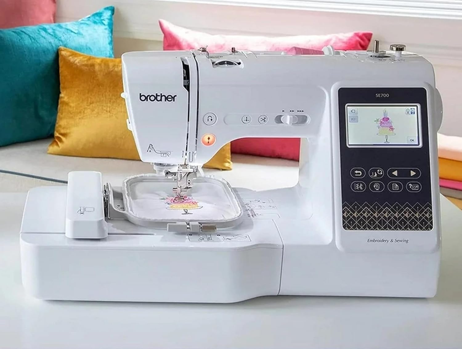 Se700 Sewing and Embroidery Machine - 135 Designs