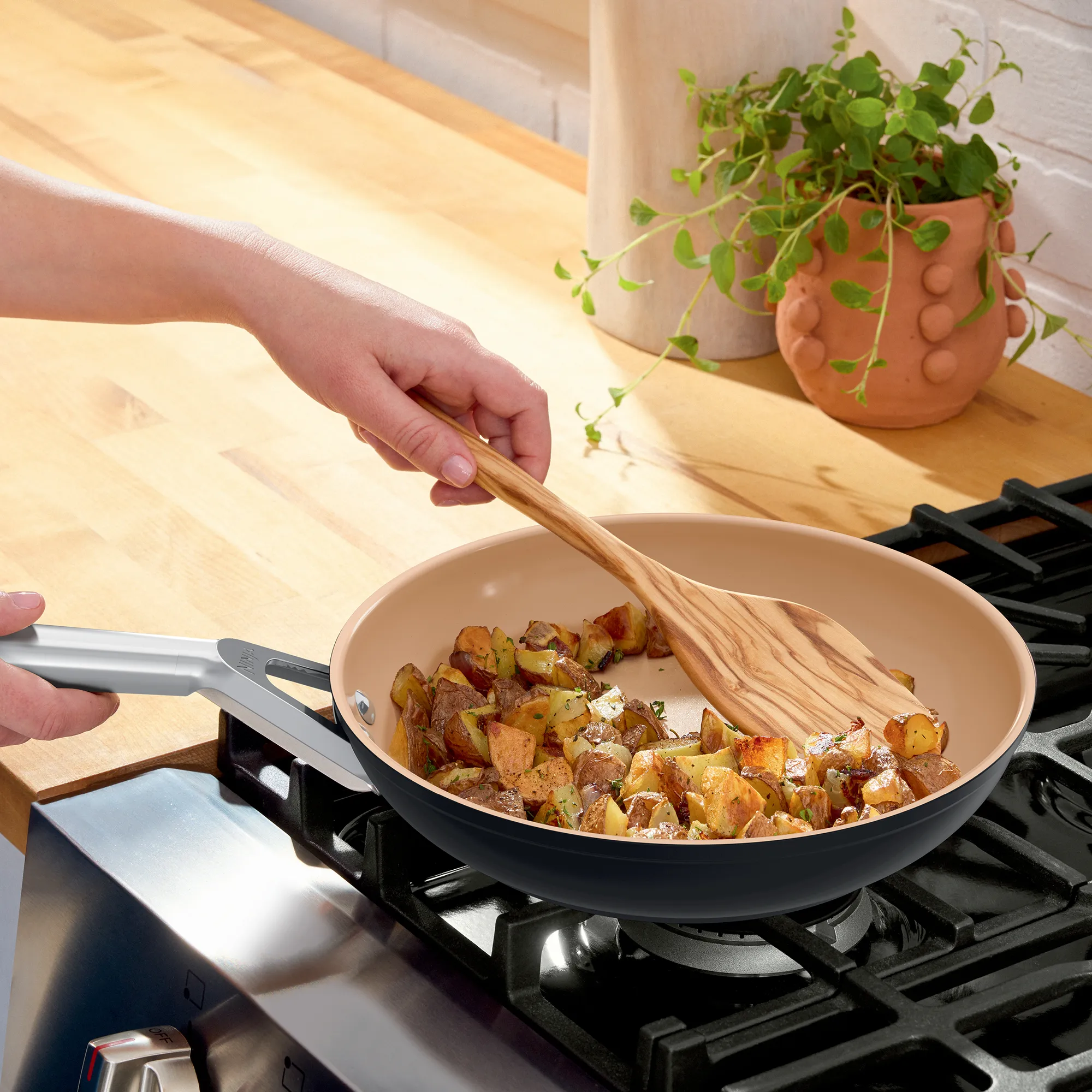 Ninja Extended Life™ Premium Ceramic Cookware with CeramicLock™ Coating – Durable Non-Stick, Oven Safe to 285°C