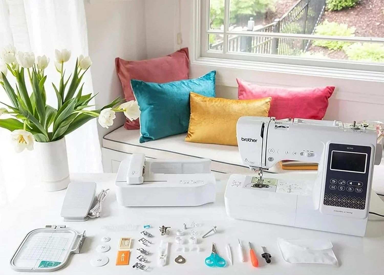 Se700 Sewing and Embroidery Machine - 135 Designs