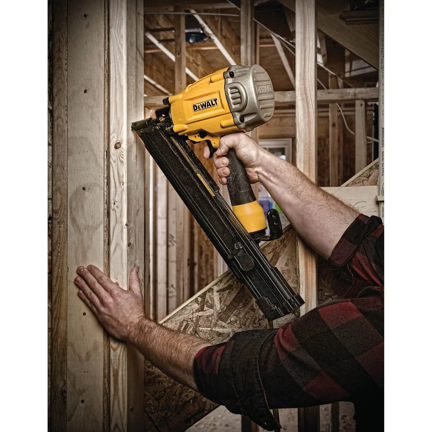 2026 DEWALT DWF83PT 30-Degree Paper Tape Collated Framing Nailer