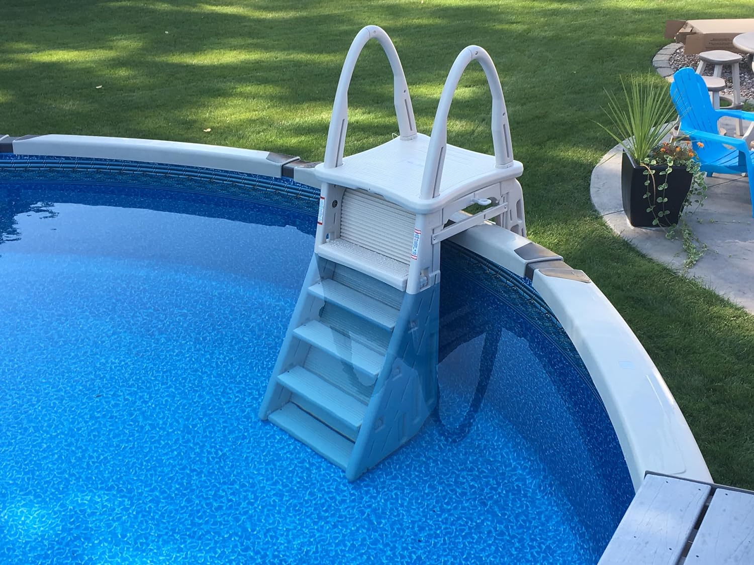 Confer Plastics 7200 Roll Guard Adjustable Ladder