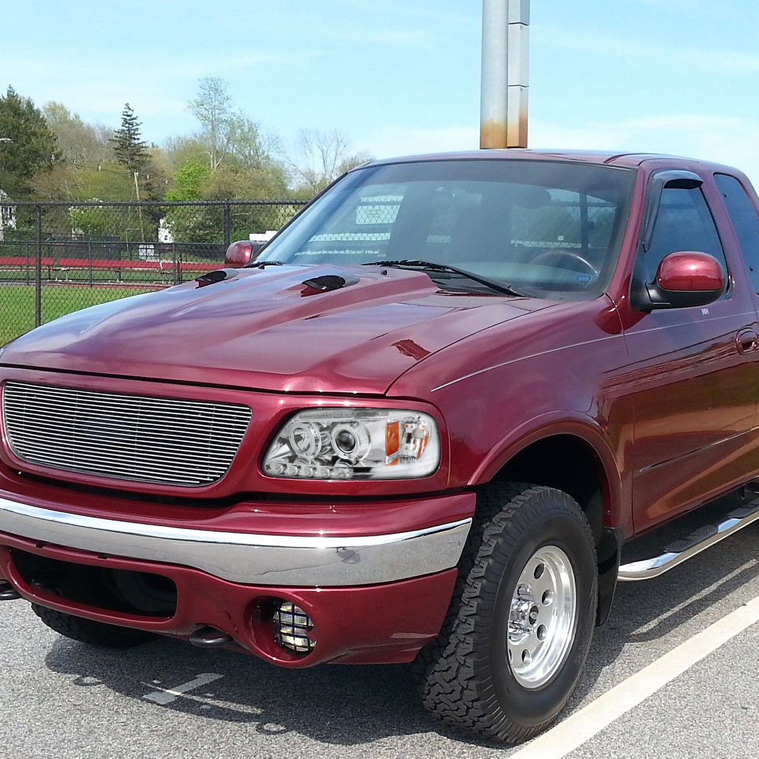 Spec-D Tuning Chrome Housing Clear Lens Projector Headlights Compatible with 1997-2003 Ford F150, 2004 Ford F150 Heritage, 1997-2002 Ford Expedition, Left + Right Pair Headlamps Assembly