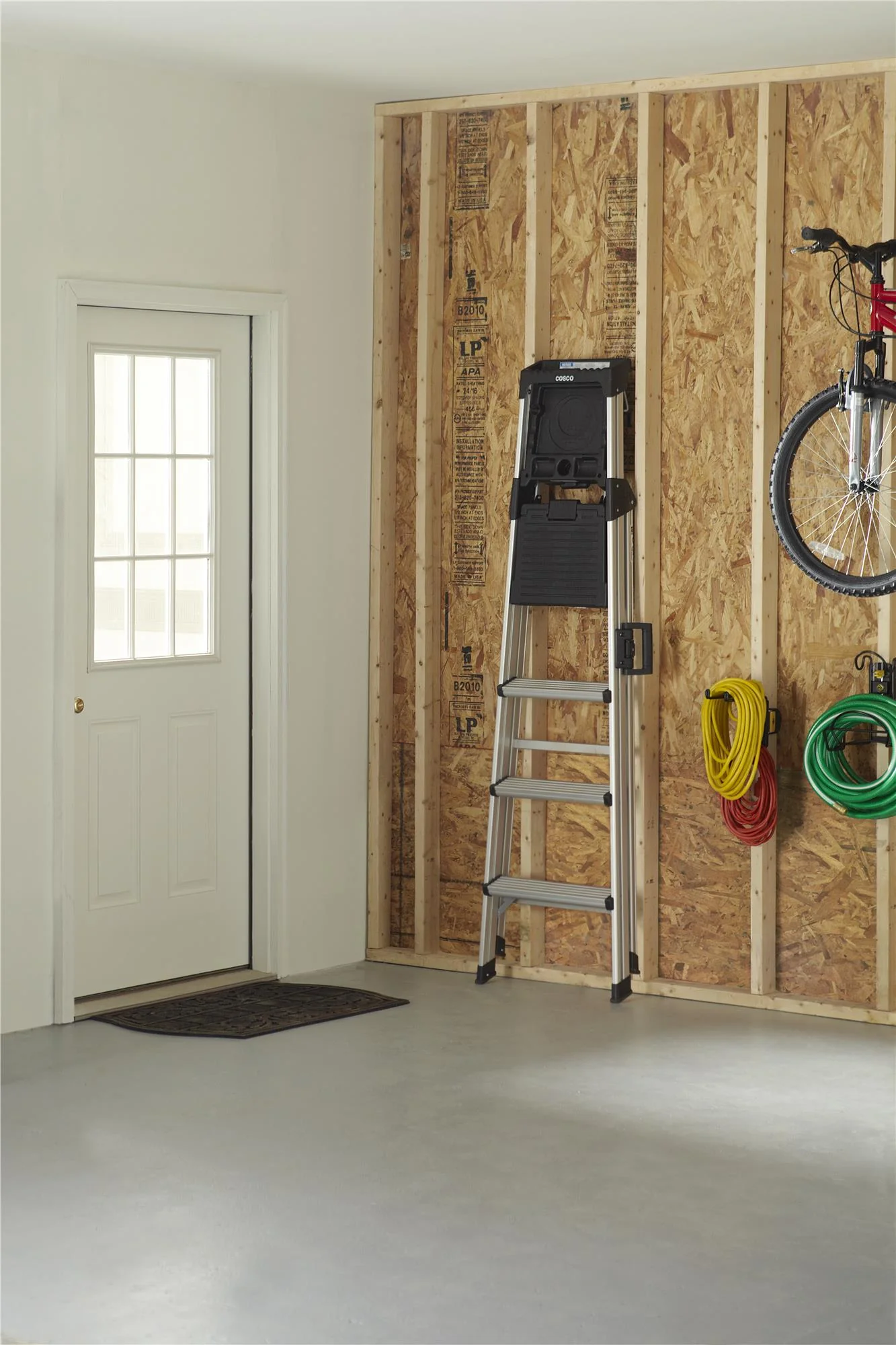 6-foot Signature Series Step Ladder