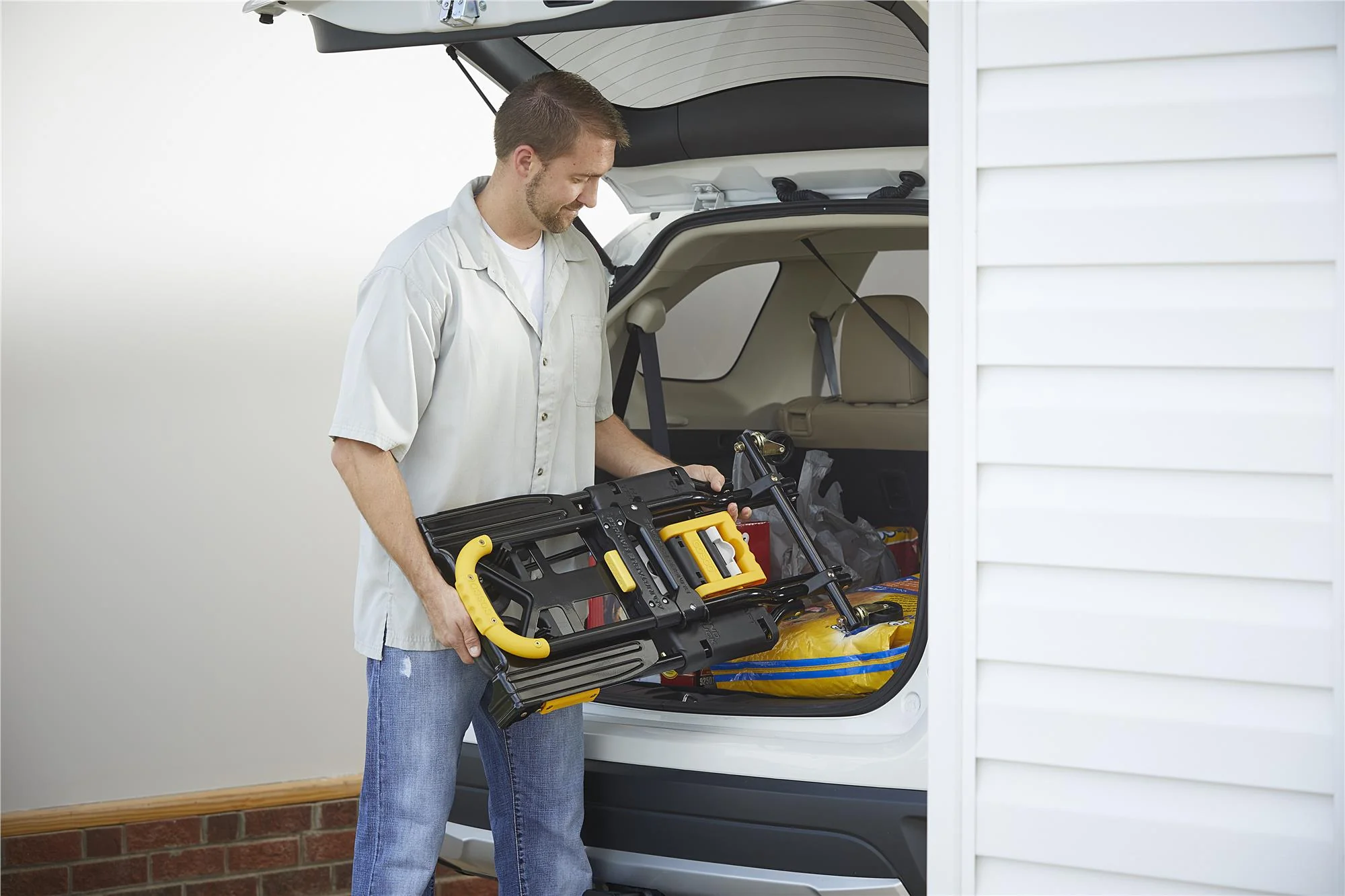 2-in-1 Folding Hand Truck with Extendable Handle