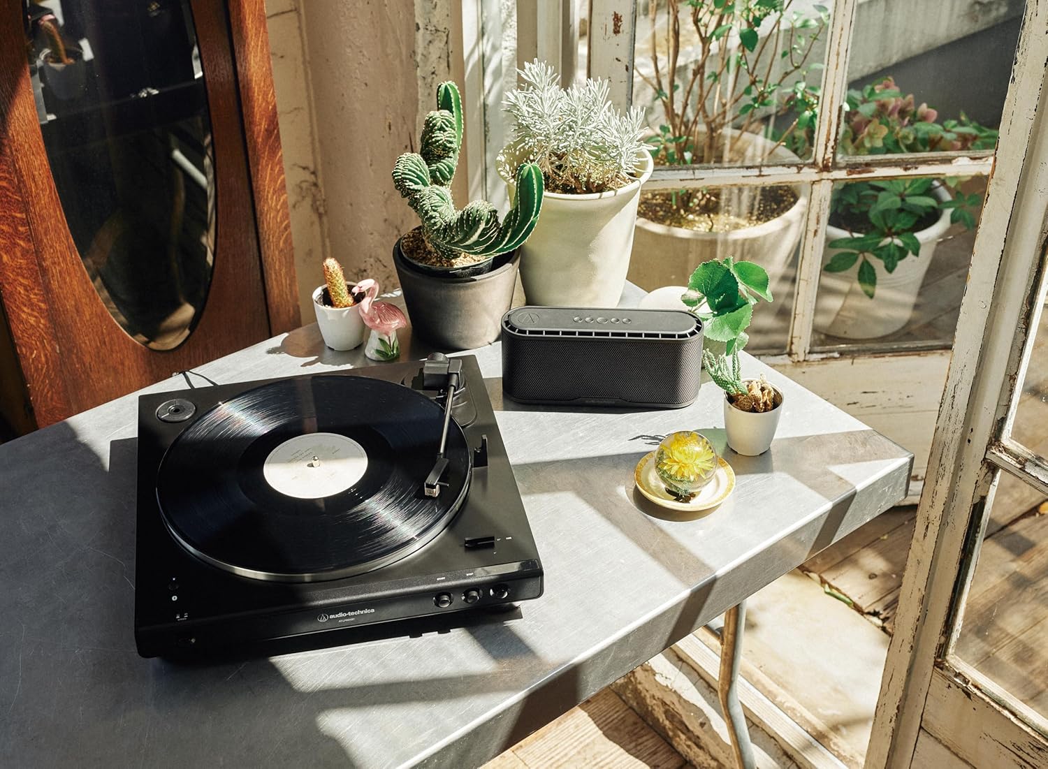 AT-LP60XBT-BK Wireless Belt-Drive Turntable