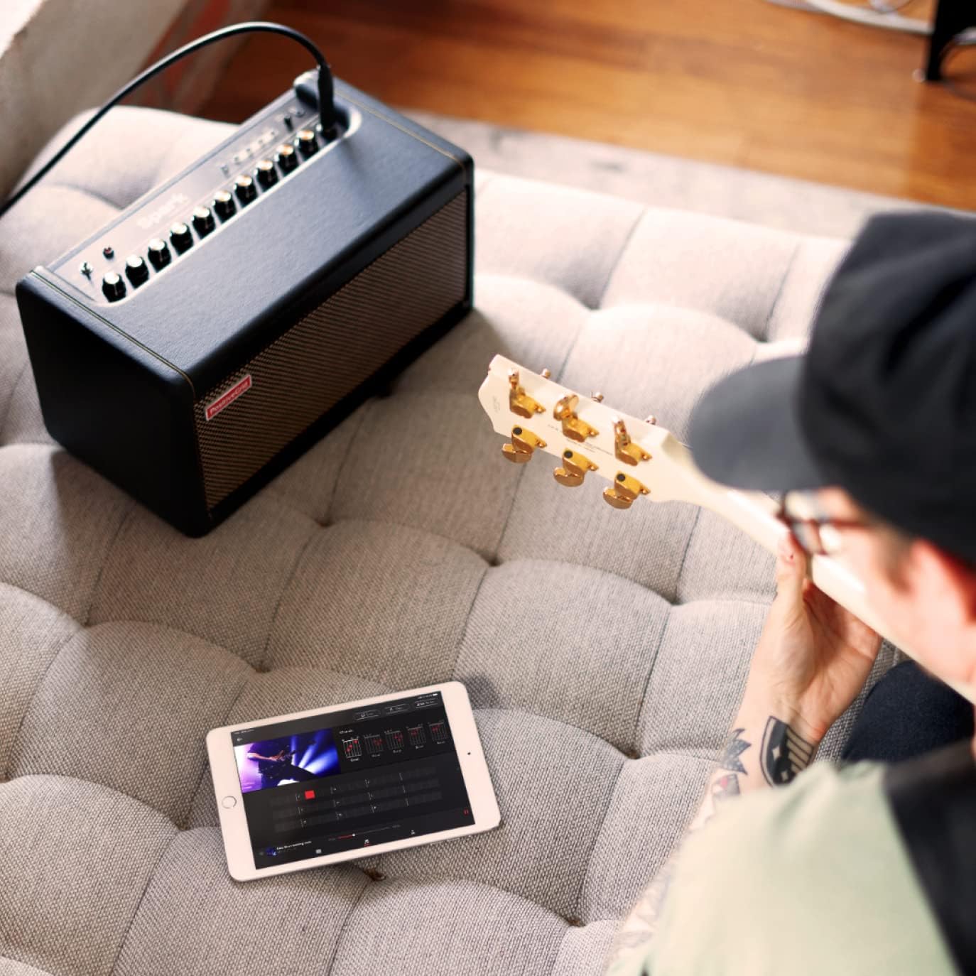 40-Watt Combo Practice Guitar Amplifier Electric Bass and Acoustic Guitar Amp with Spark Mobile App – Pearl