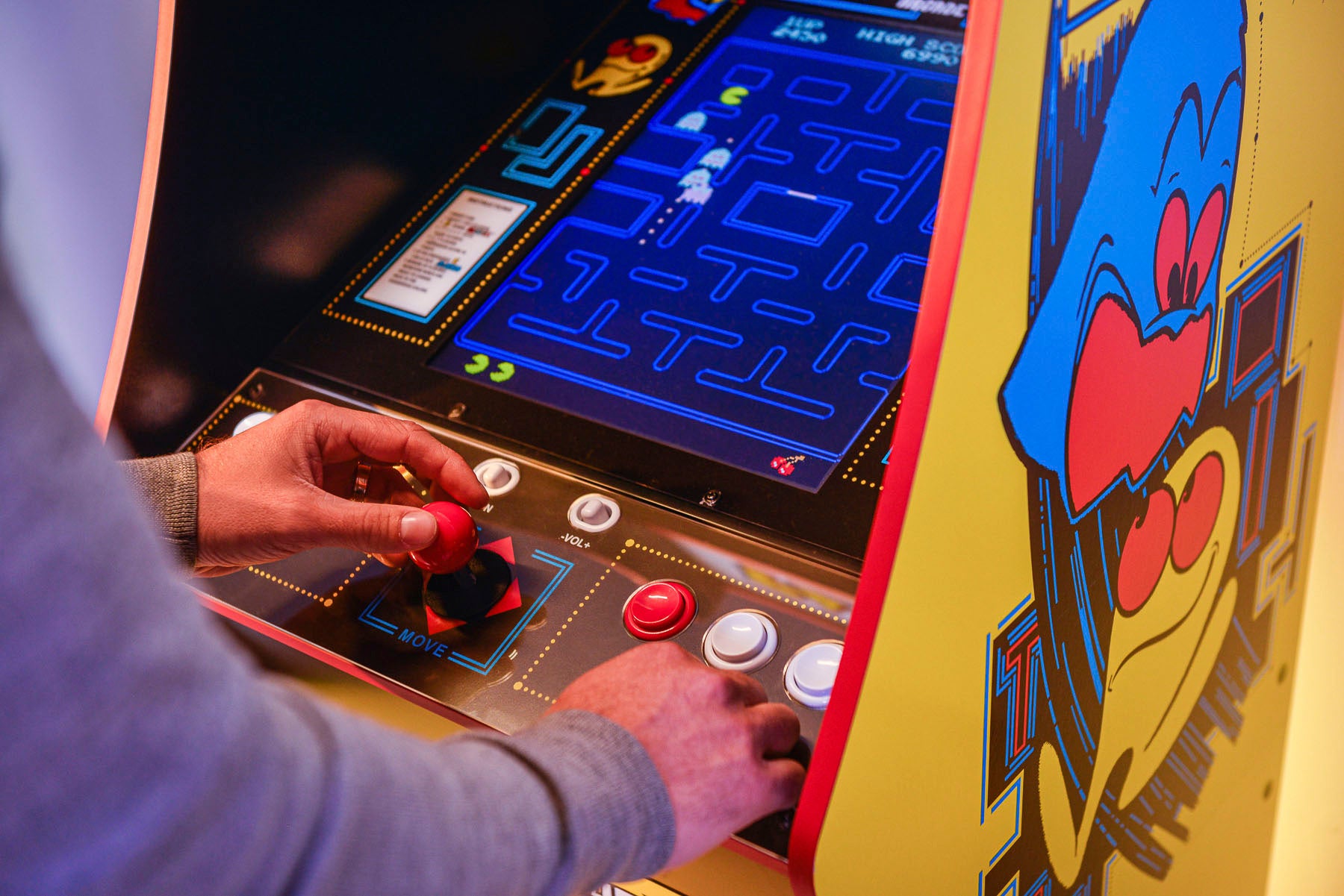 Arcade1Up – PAC-MAN Deluxe Arcade Machine – Yellow