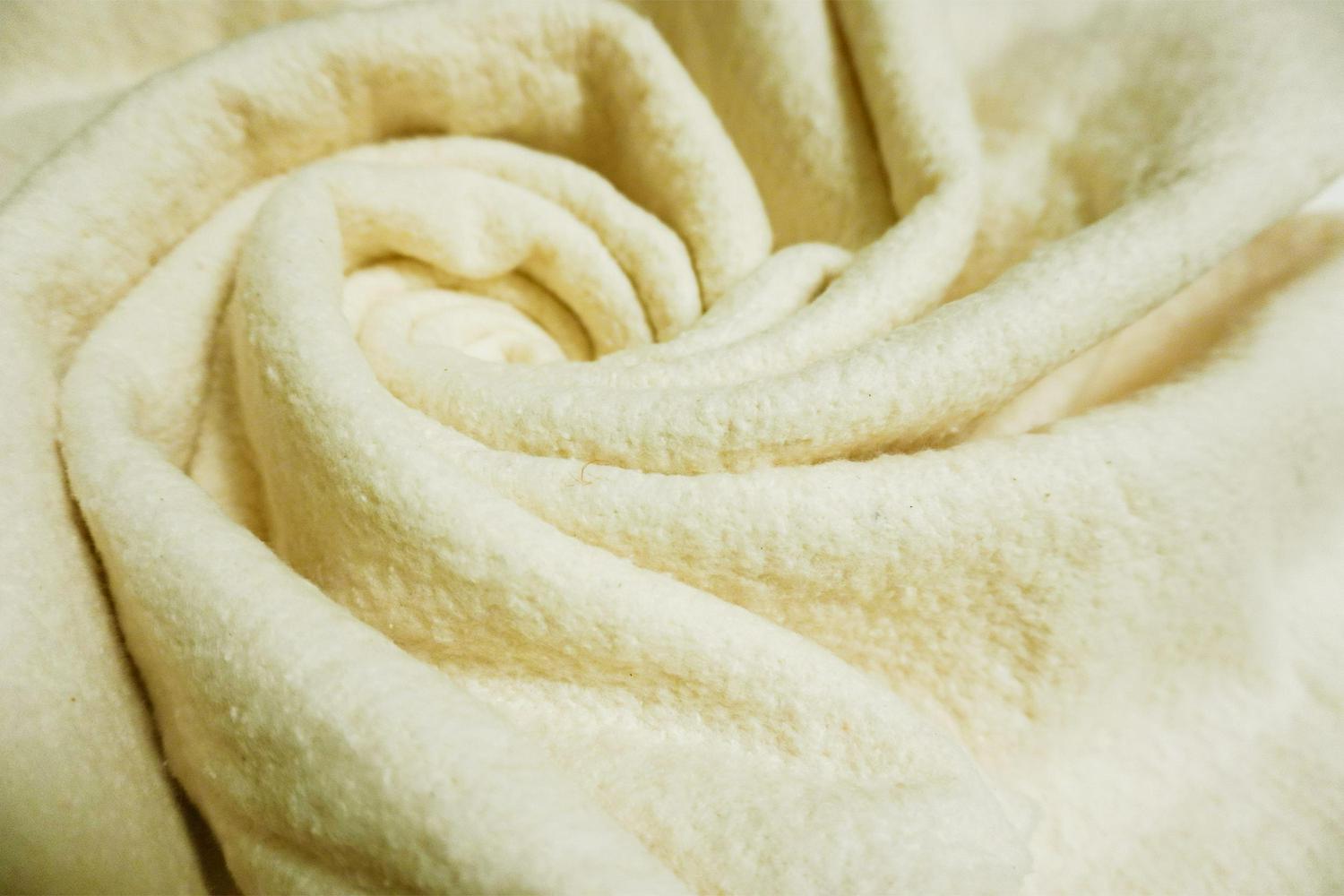 2025 Pellon Natural Cotton Batting, off-White 96 x 9 Yards by the Bolt